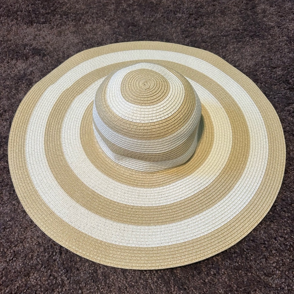 SOLD!!!!!! Floppy Beach Sun Hat - A New Day - Picture 1 of 5